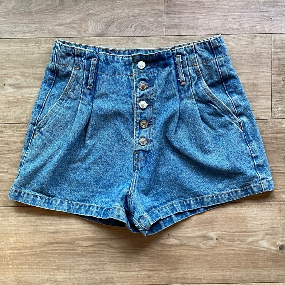 Abercrombie and Fitch Natural Rise Shorts - Picture 1 of 6